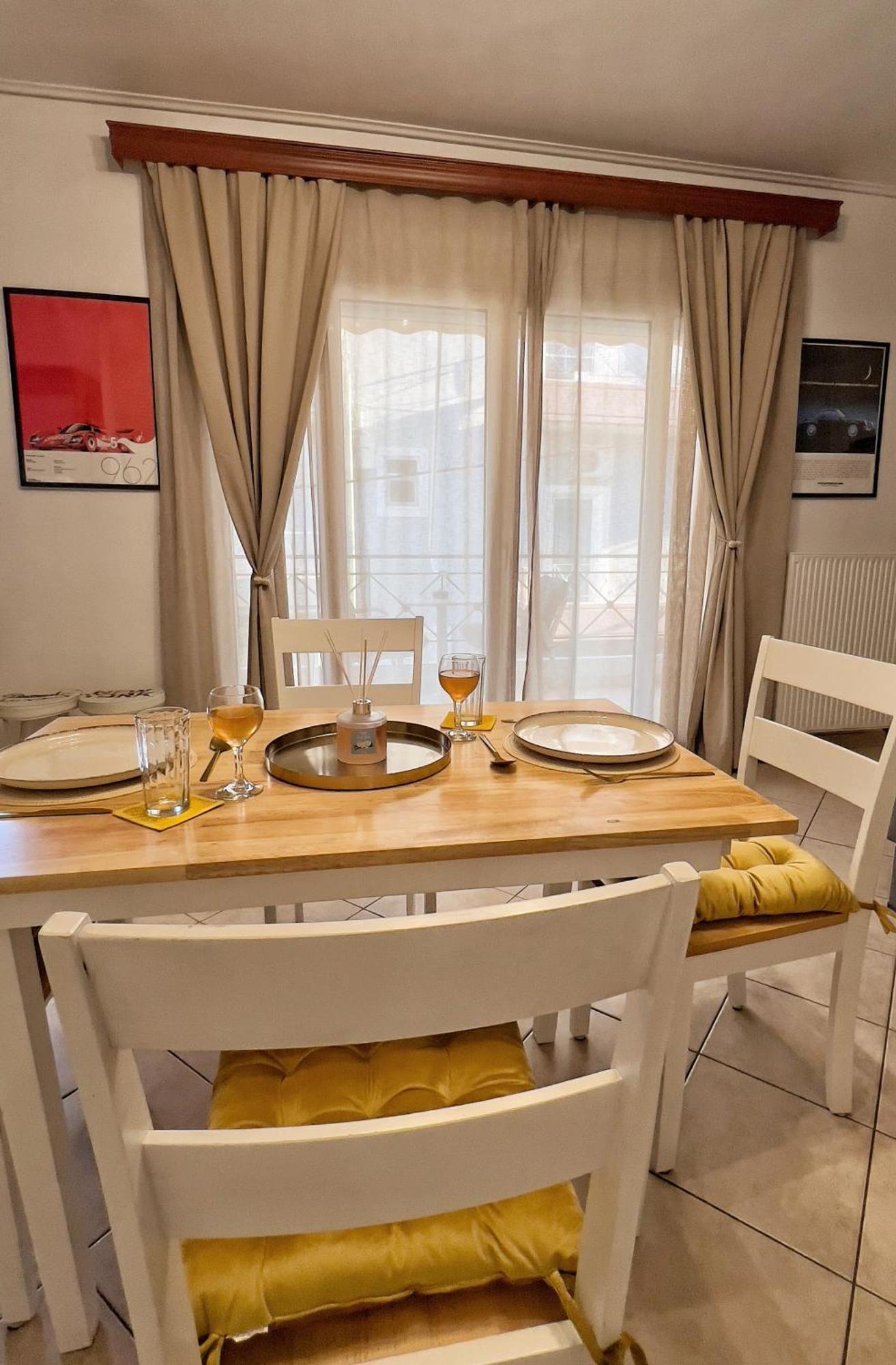 Apartament H&H Cozy Retreat Pireus Zewnętrze zdjęcie