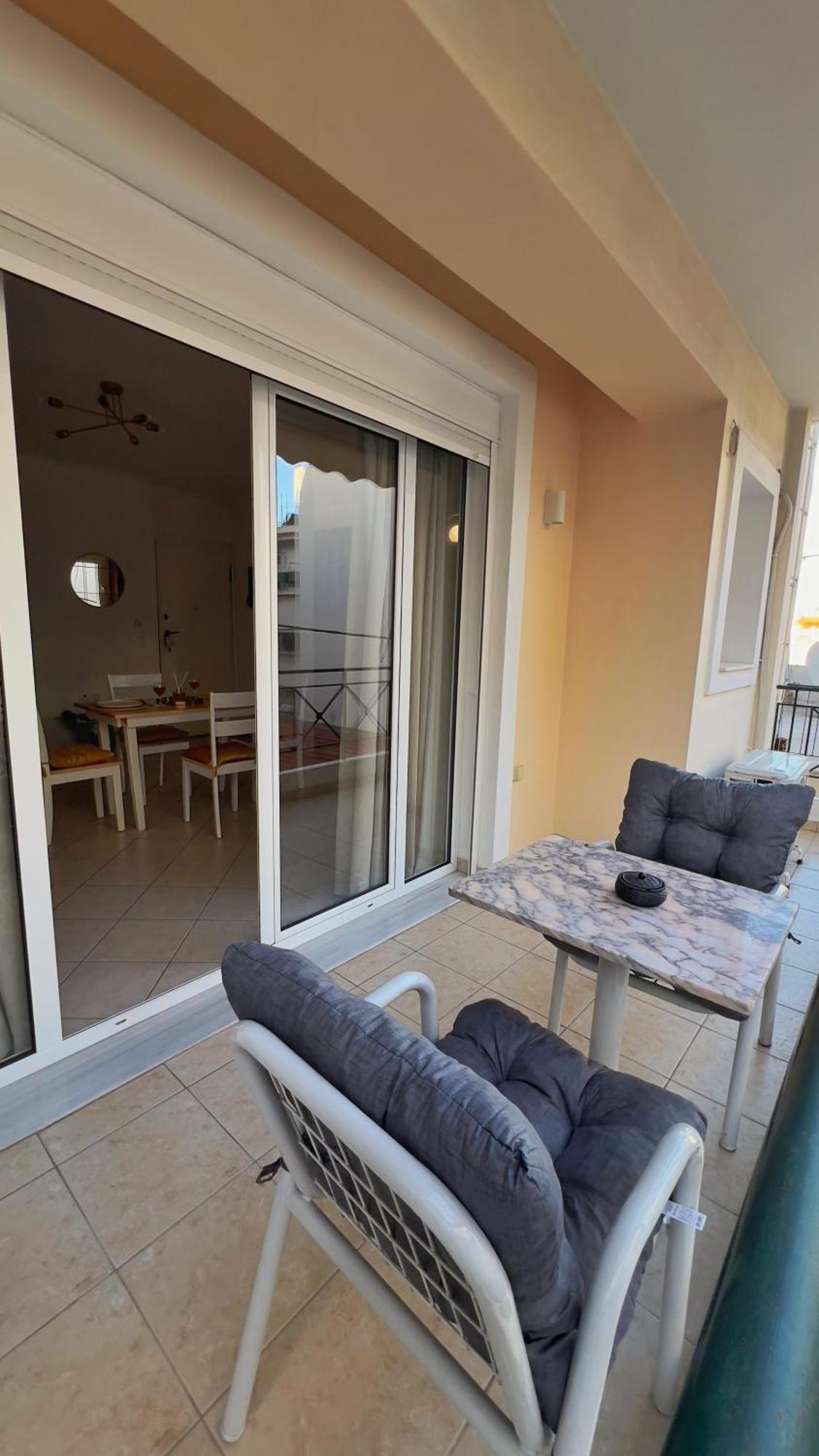 Apartament H&H Cozy Retreat Pireus Zewnętrze zdjęcie